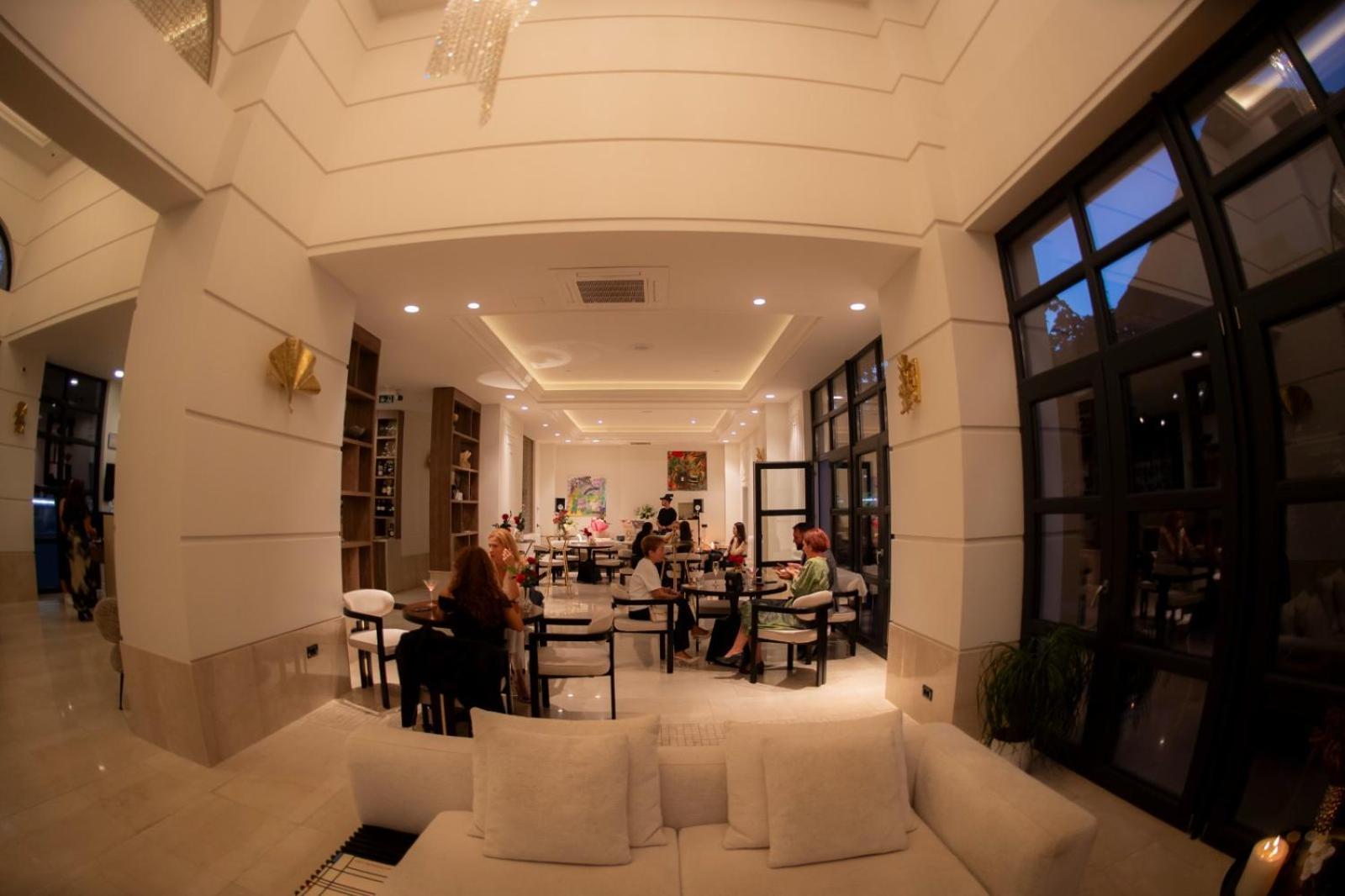 Cosmopolita Boutique Hotel Timisoara Exterior photo